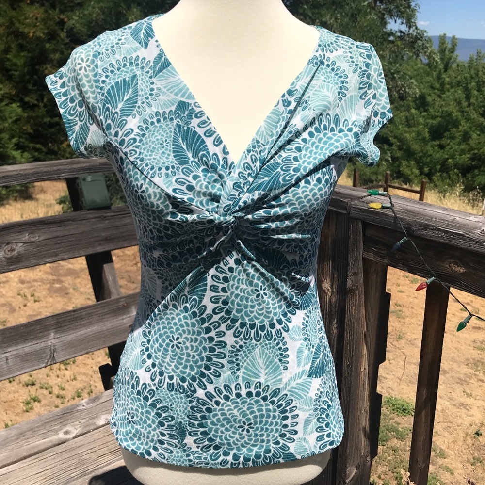 Ann Taylor Short Sleeve Top - Small